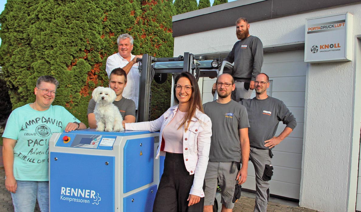 Karl-Uwe Schäfers und Karolin Böhm mit ihrem Team von Porta Druckluft & Knoll Drucklufttechnik